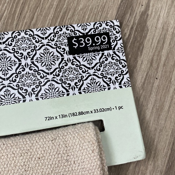 Boho table runner set/NWT - Picture 2 of 5